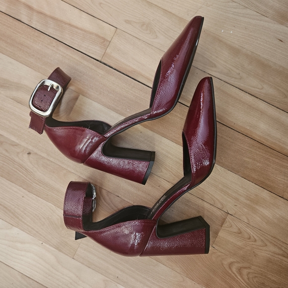 L'INTERVALLE Shoes - Chunky Burgundy Patent Leather Heels.